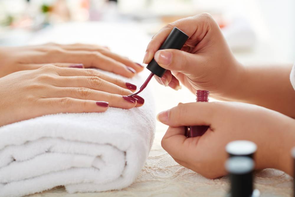 Pose de vernis semi permanent à Entrelacs